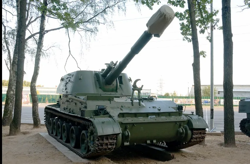 152 mm 2S3 Akatsiya self-propelled artillery system