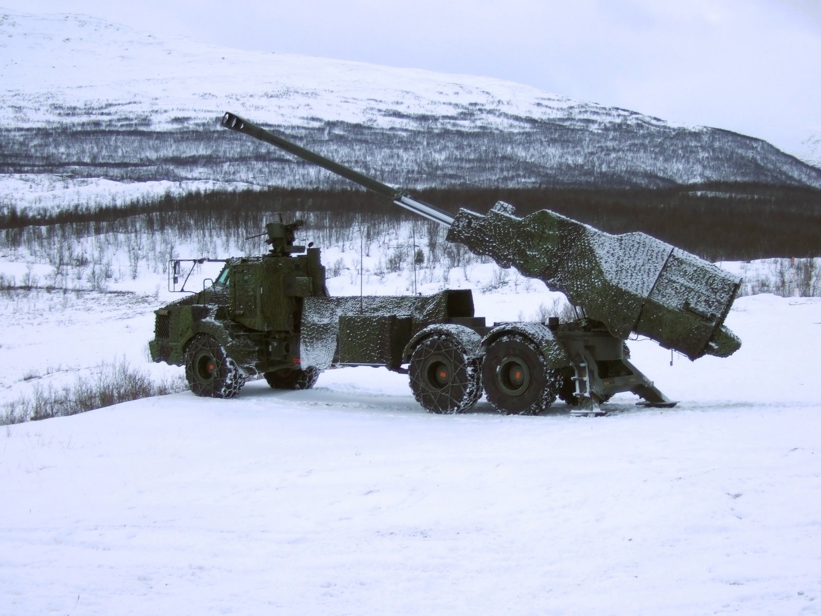 Archer 155 mm wheeled self-propelled artillery system
