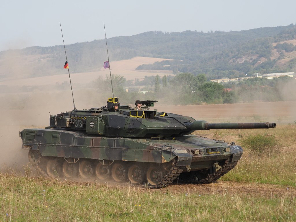 Leopard 2 main battle tank