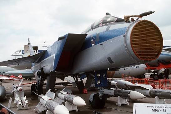 Zaslon-M PESA radar on MiG-31 interceptor